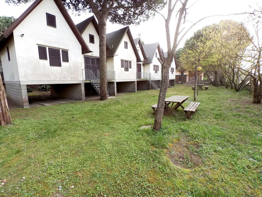 Bungalow Logonovo リド・ディ・スピーナ エクステリア 写真