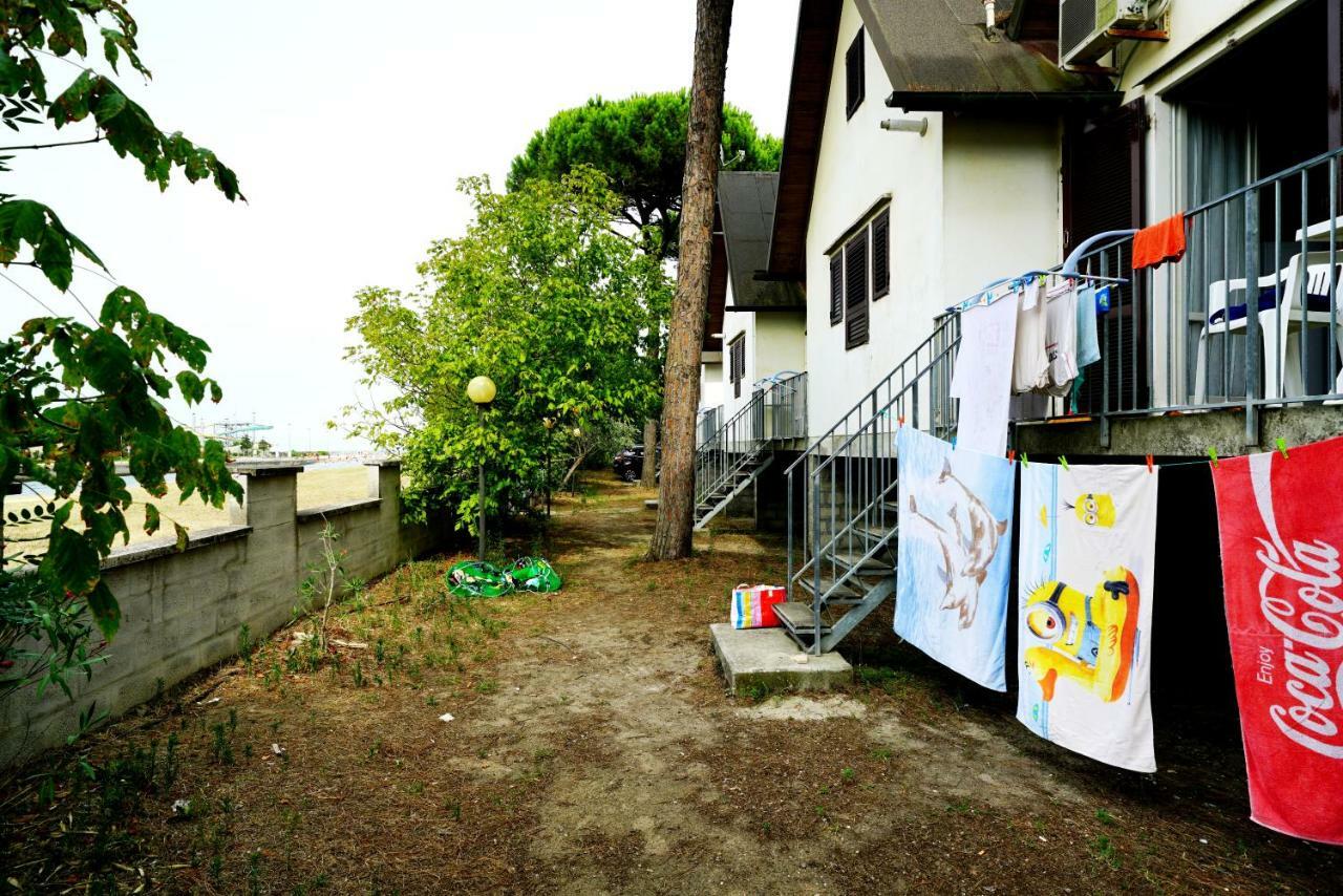 Bungalow Logonovo リド・ディ・スピーナ エクステリア 写真